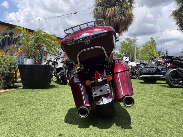 2019 BURGUNDY Indian ROADMASTER