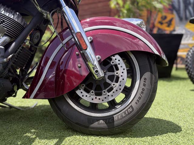 2019 BURGUNDY Indian ROADMASTER