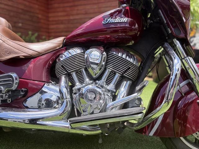 2019 BURGUNDY Indian ROADMASTER