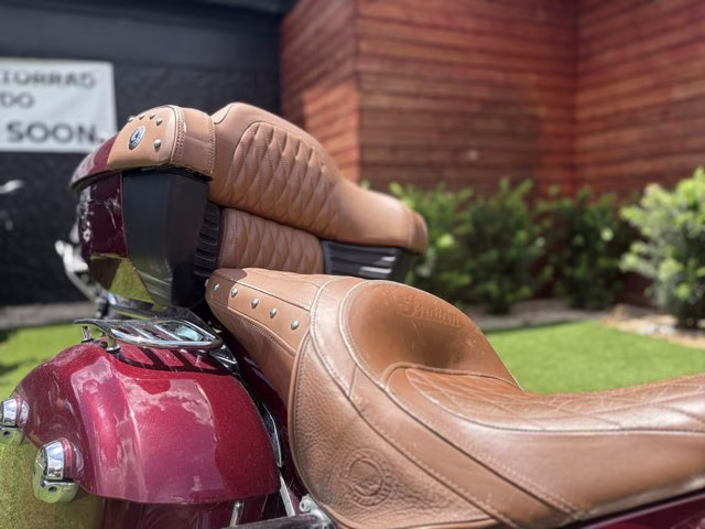 2019 BURGUNDY Indian ROADMASTER