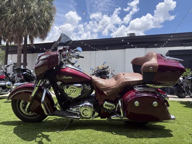 2019 BURGUNDY Indian ROADMASTER