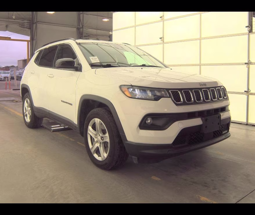 2023 Bright White Clearcoat Jeep Compass Latitude 4X4 SUV