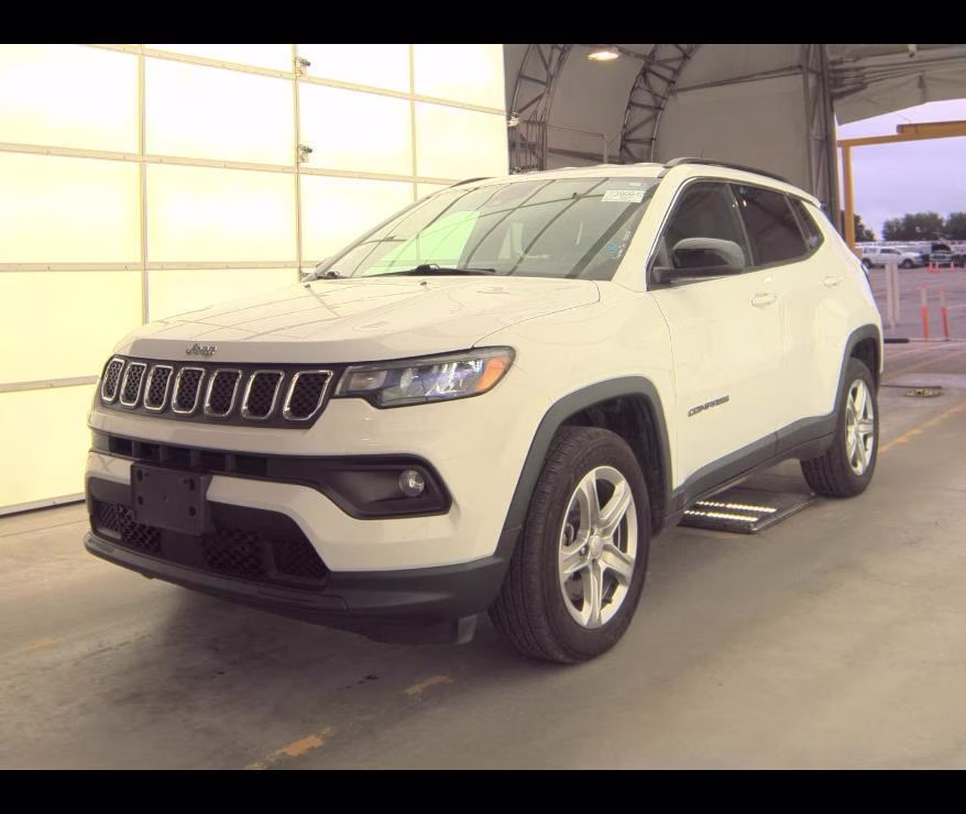 2023 Bright White Clearcoat Jeep Compass Latitude 4X4 SUV