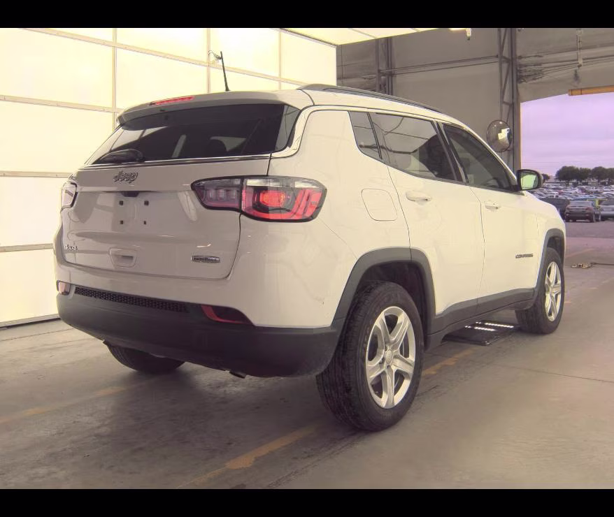 2023 Bright White Clearcoat Jeep Compass Latitude 4X4 SUV