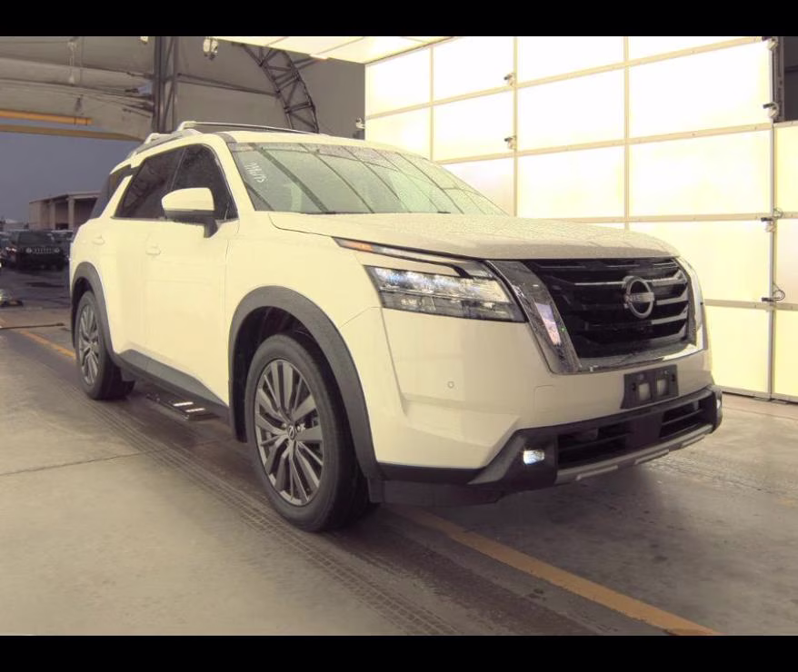 2022 Nissan Pathfinder SL 2WD FWD