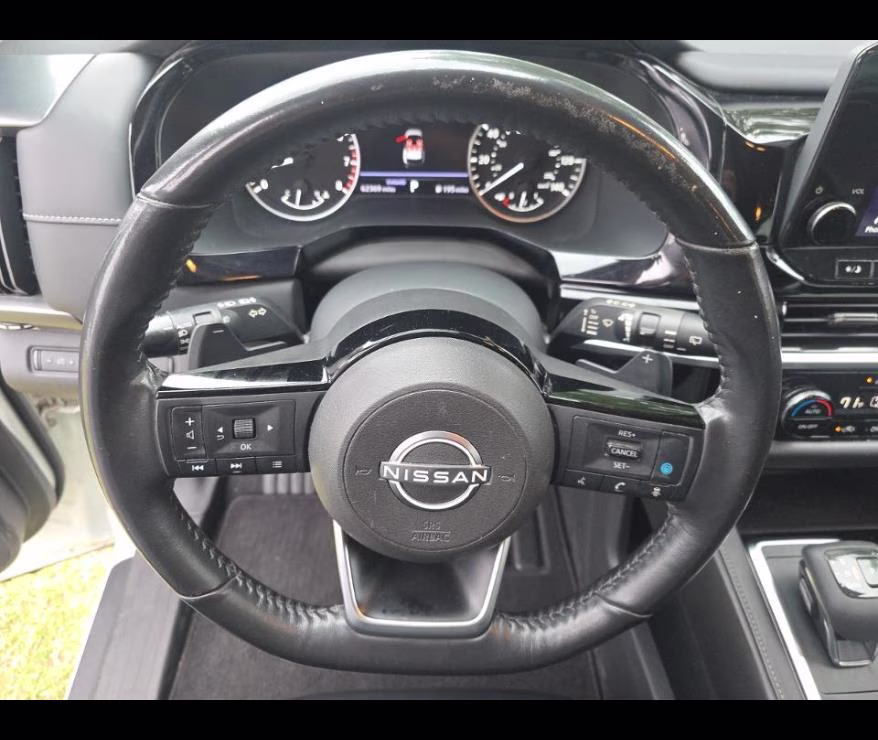 2022 Nissan Pathfinder SL 2WD FWD