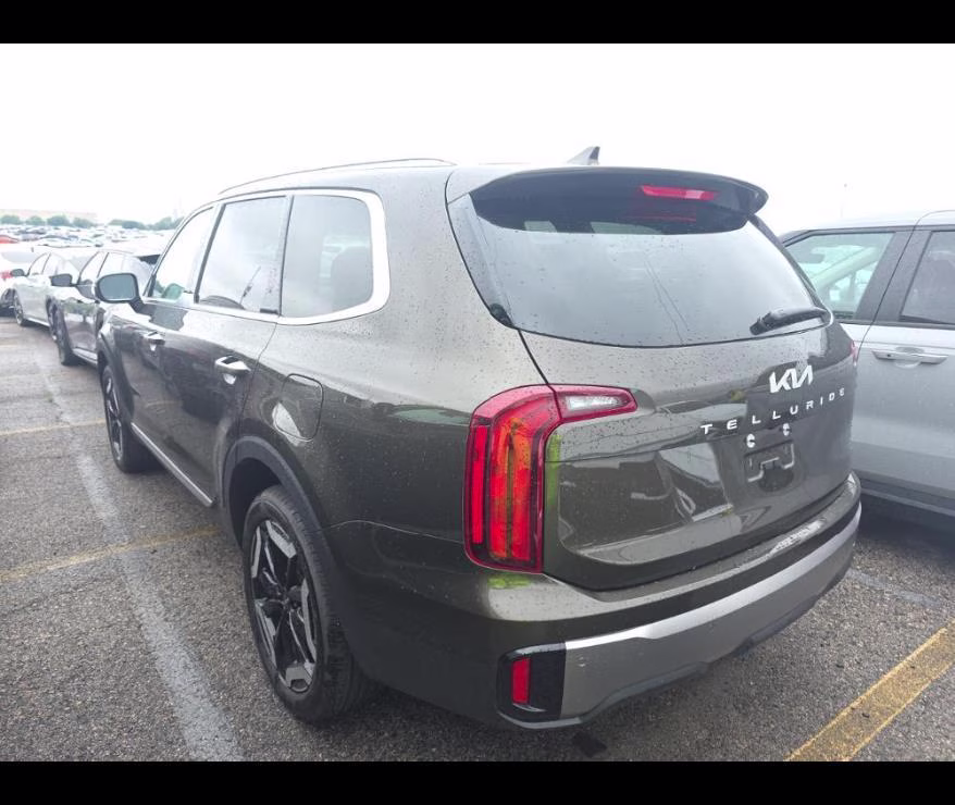 2025 Dark Moss Kia Telluride S FWD SUV