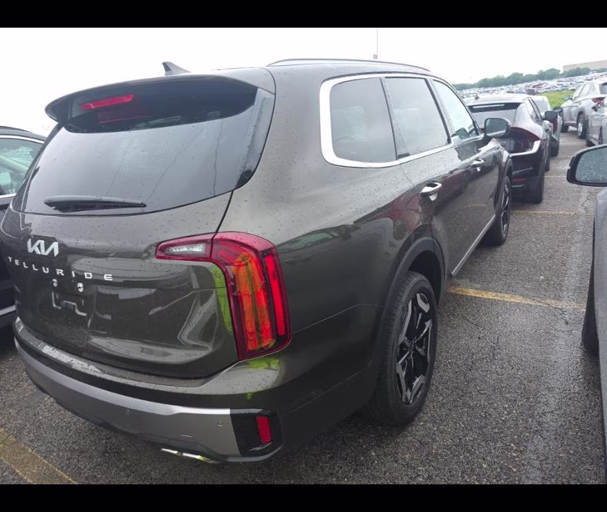 2025 Dark Moss Kia Telluride S FWD SUV