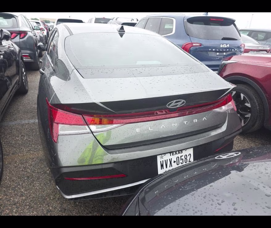 2025 Amazon Gray Hyundai Elantra SE FWD Sedan