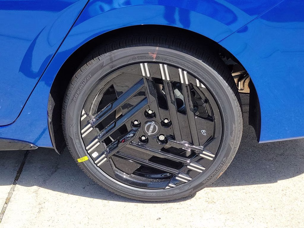 2026 Bluestone Pearl/Super Blk Nissan Sentra SR FWD Sedan