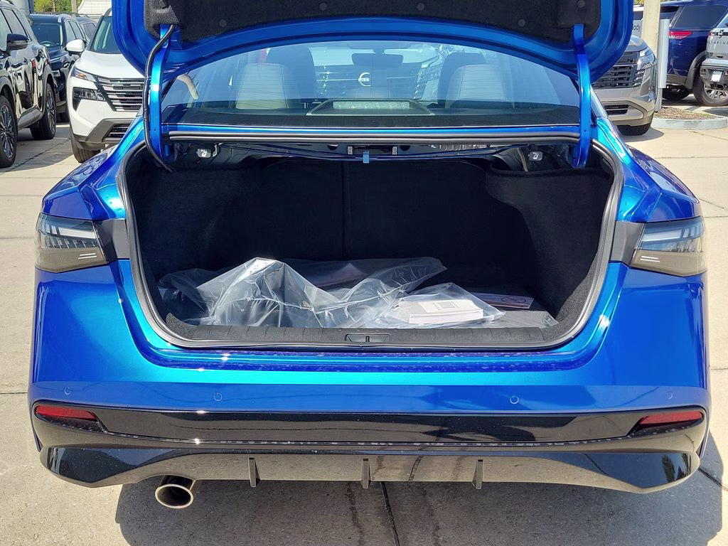 2026 Bluestone Pearl/Super Blk Nissan Sentra SR FWD Sedan