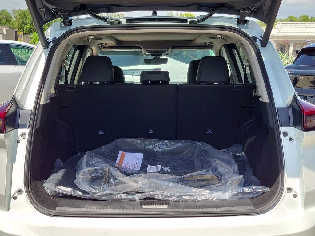 2026 Everest White Pearl Tricoat Nissan Rogue Dark Armor FWD SUV