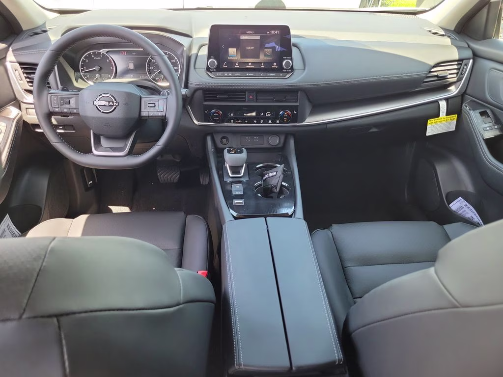 2026 Everest White Pearl Tricoat Nissan Rogue Dark Armor FWD SUV