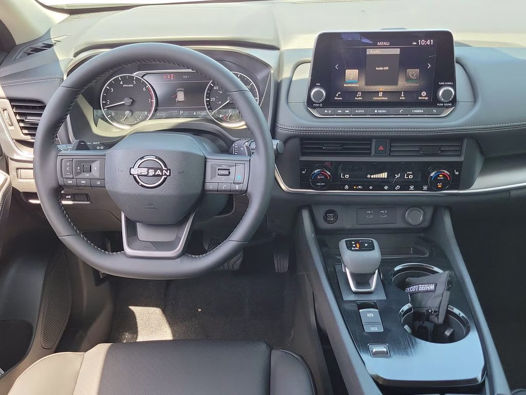 2026 Everest White Pearl Tricoat Nissan Rogue Dark Armor FWD SUV