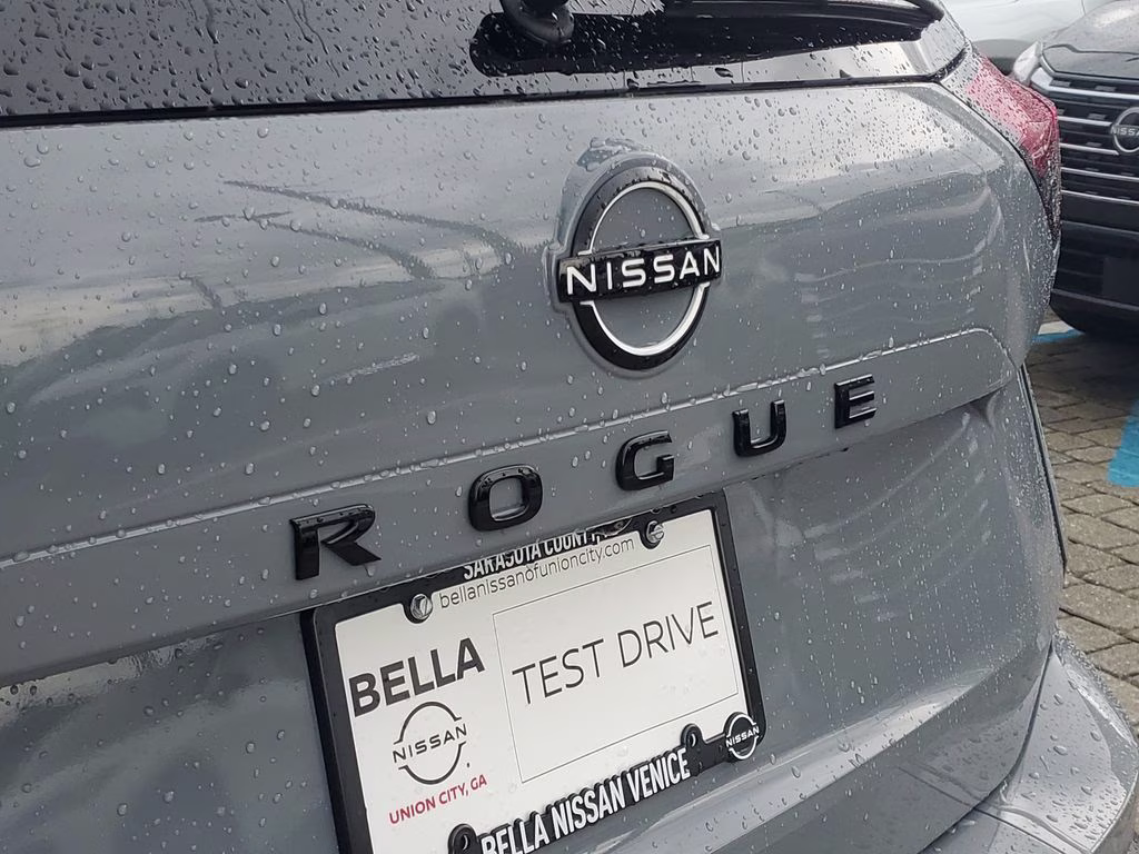 2026 Boulder Gray Pearl Nissan Rogue Dark Armor FWD SUV