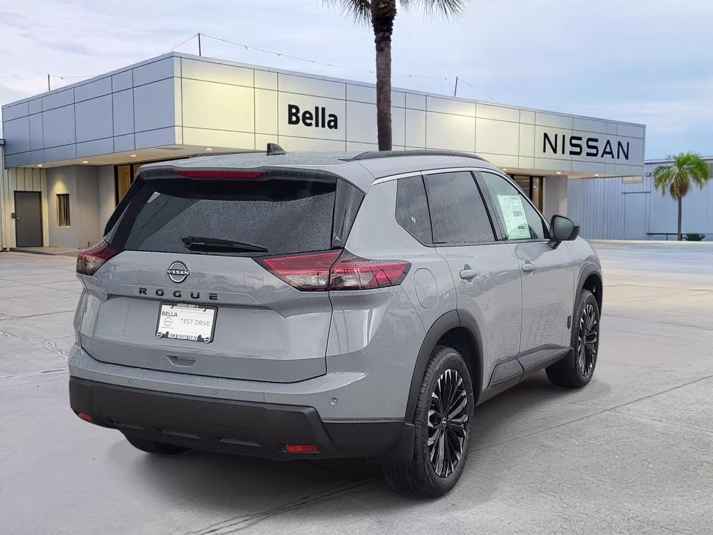 2026 Boulder Gray Pearl Nissan Rogue Dark Armor FWD SUV