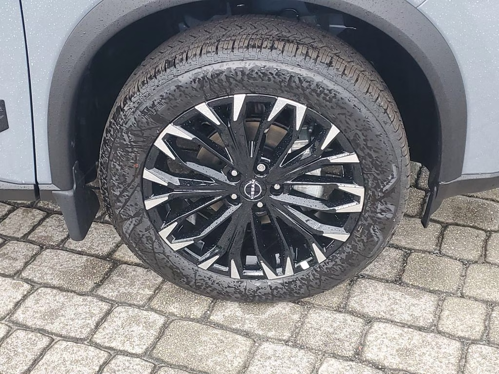 2026 Boulder Gray Pearl Nissan Rogue Dark Armor FWD SUV