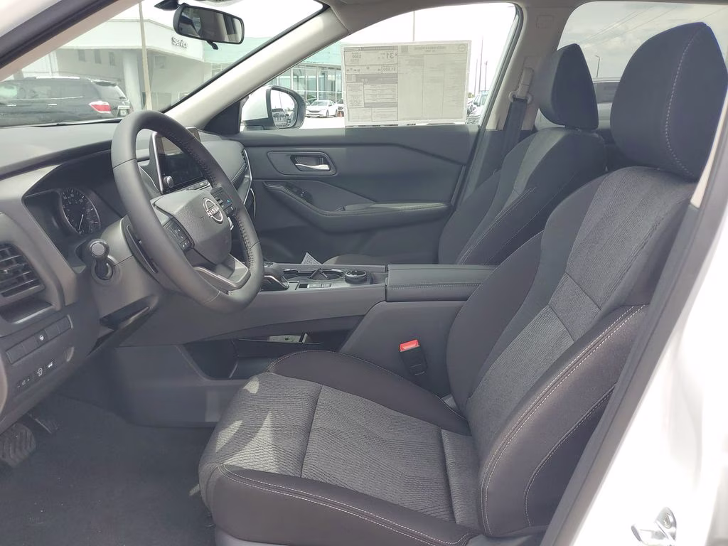 2026 Everest White Pearl Tricoat Nissan Rogue SV AWD SUV