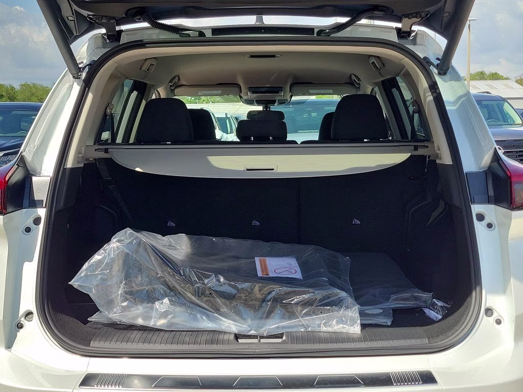 2026 Everest White Pearl Tricoat Nissan Rogue SV AWD SUV