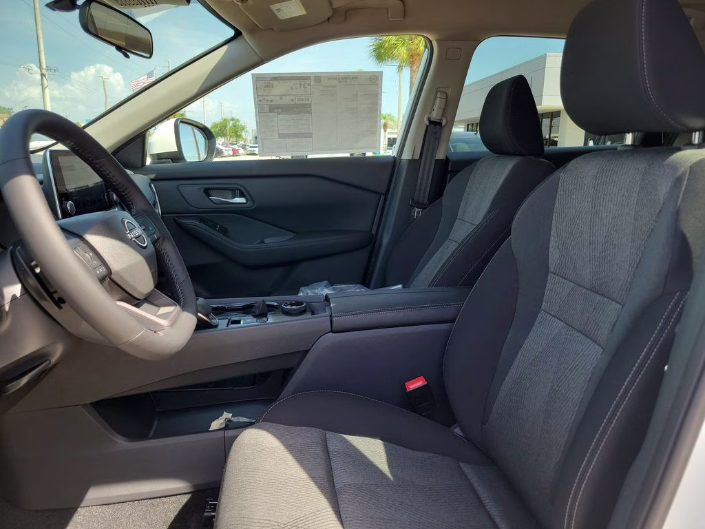2026 Everest White Pearl Tricoat Nissan Rogue SV AWD SUV