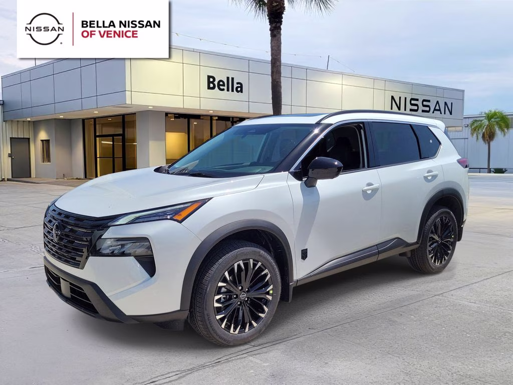 2026 Everest White Pearl Tricoat Nissan Rogue Dark Armor FWD SUV