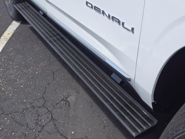 2026 Summit White GMC Yukon XL Denali 4X4 SUV