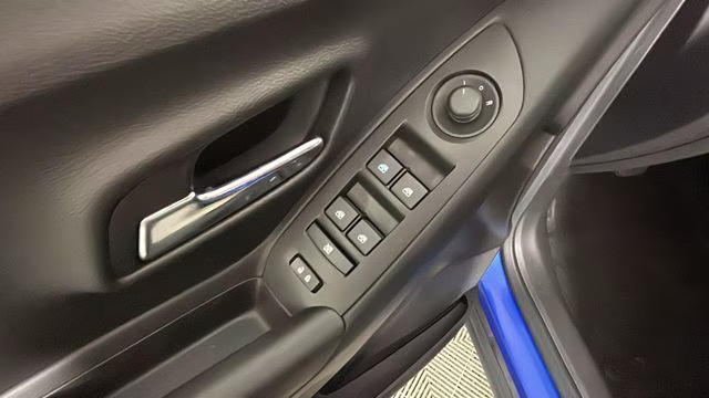 2016 Brilliant Blue Metallic Chevrolet Trax LT FWD SUV