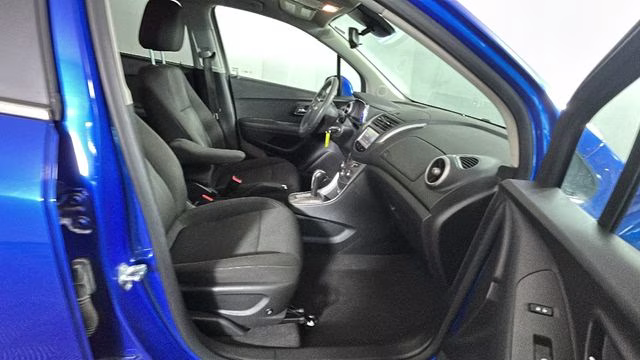 2016 Brilliant Blue Metallic Chevrolet Trax LT FWD SUV