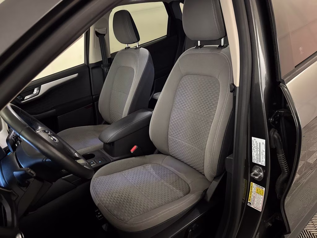 2020 Magnetic Ford Escape Hybrid SE Sport FWD SUV