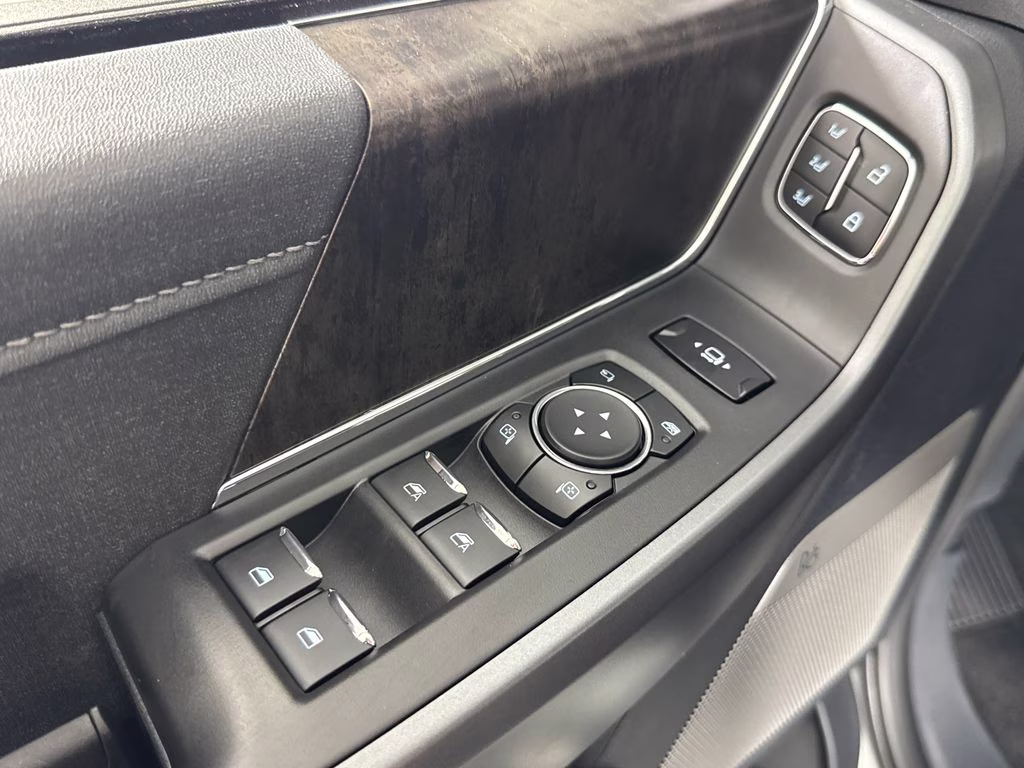 2026 Avalanche Ford Super Duty F-250 SRW Lariat 4X4 Truck