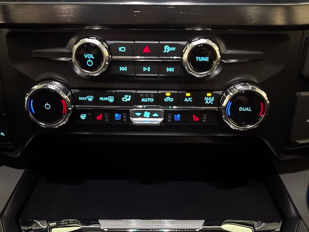 2026 Avalanche Ford Super Duty F-250 SRW Lariat 4X4 Truck