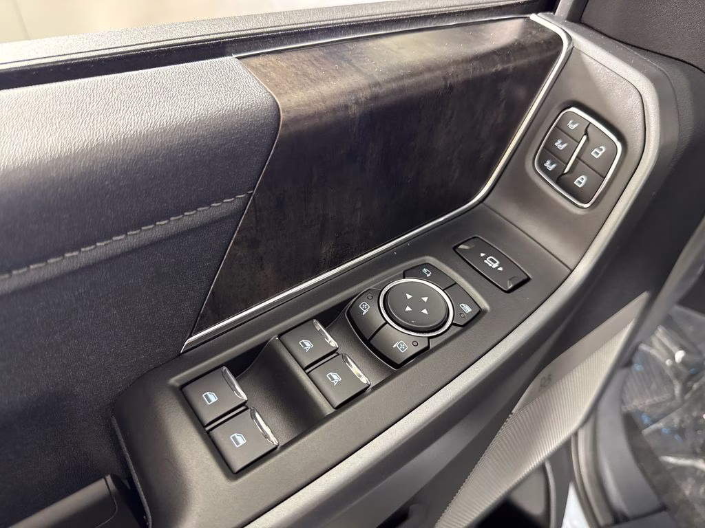 2026 Glacier Gray Metallic Tri-Coat Ford Super Duty F-250 SRW Lariat 4X4 Truck