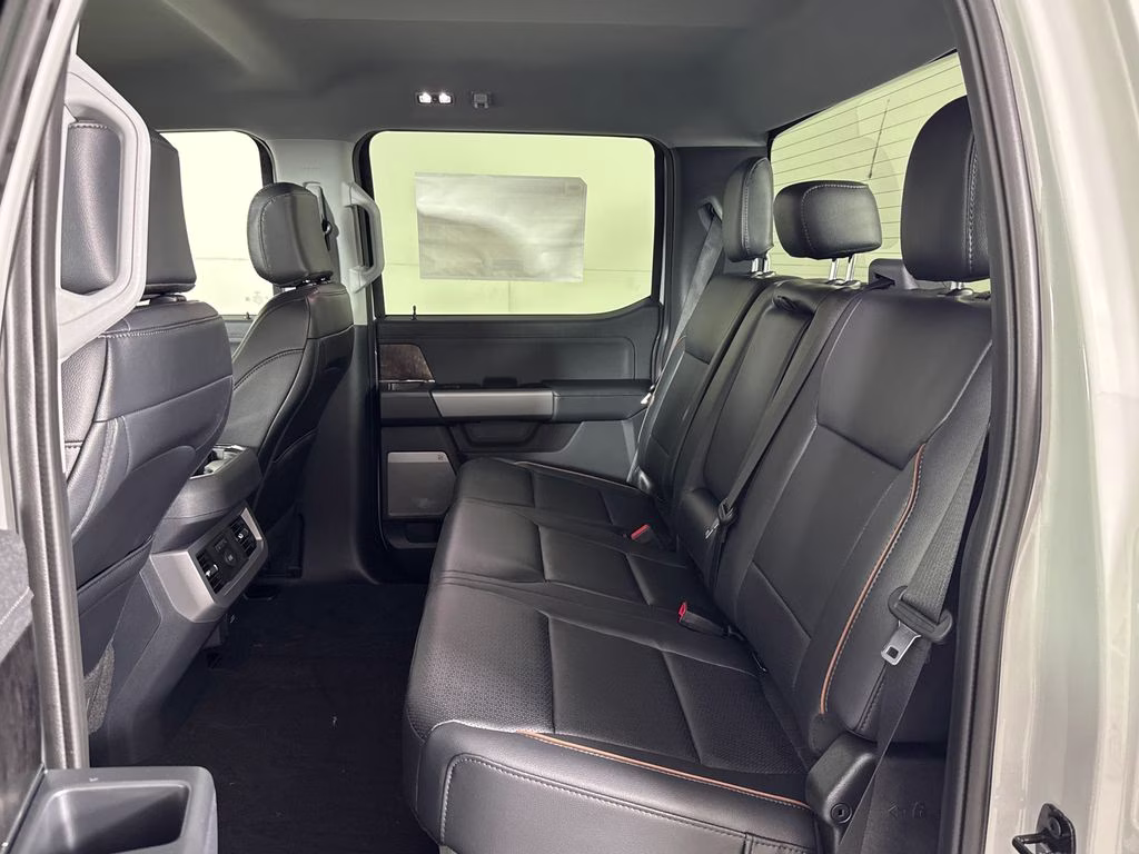 2026 Avalanche Ford Super Duty F-250 SRW Lariat 4X4 Truck