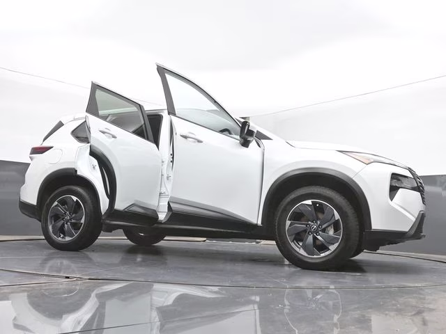 2024 Everest White Pearl Nissan Rogue SV FWD SUV