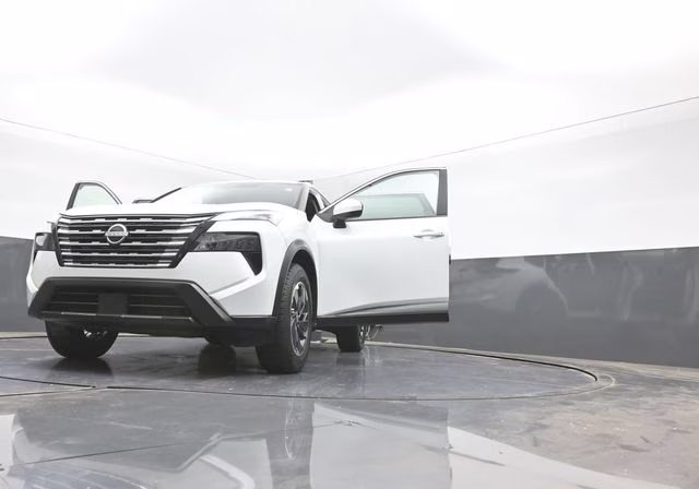 2024 Everest White Pearl Nissan Rogue SV FWD SUV