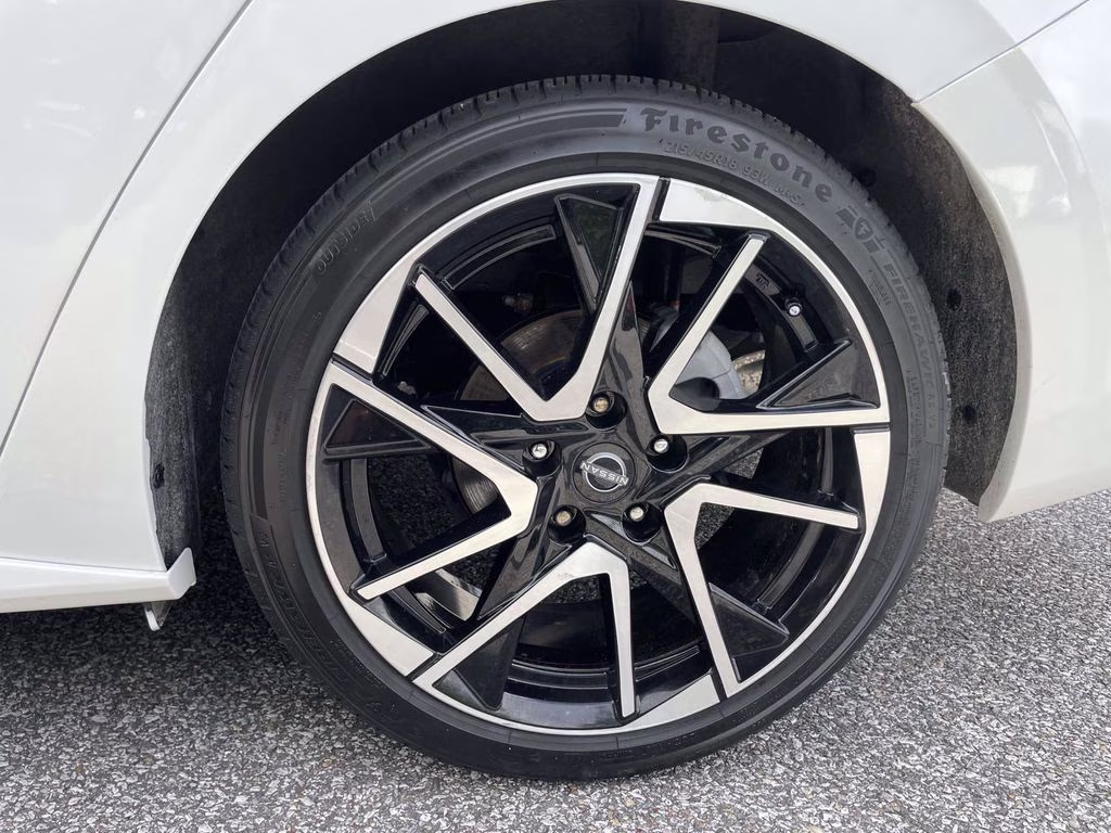 2024 Aspen White Tricoat/Super Black Nissan Sentra SR FWD Sedan