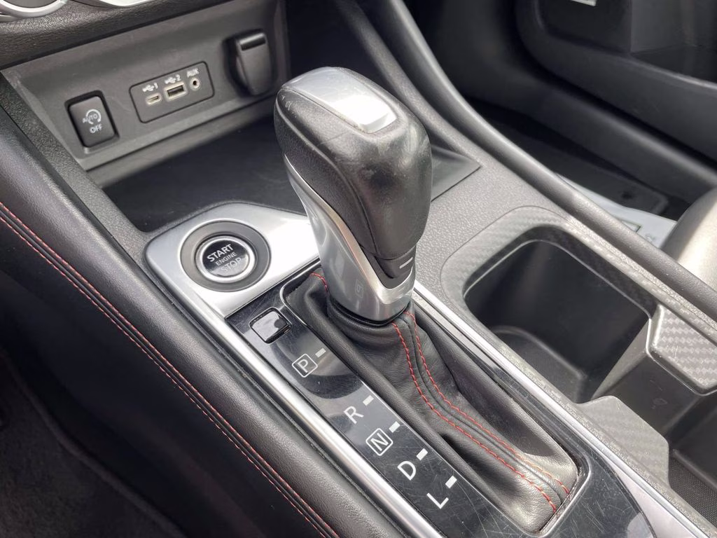 2024 Aspen White Tricoat/Super Black Nissan Sentra SR FWD Sedan