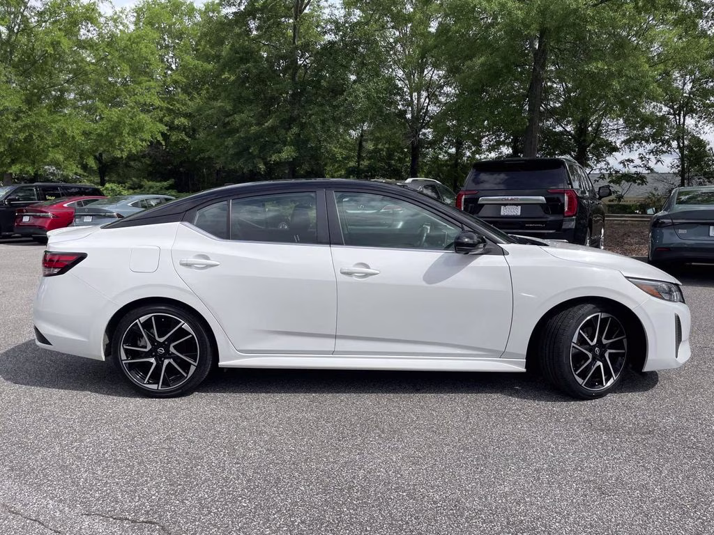 2024 Aspen White Tricoat/Super Black Nissan Sentra SR FWD Sedan