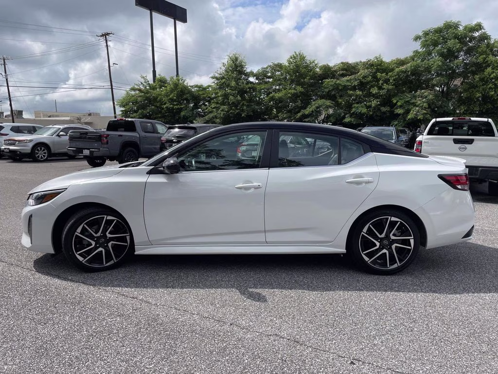 2024 Aspen White Tricoat/Super Black Nissan Sentra SR FWD Sedan