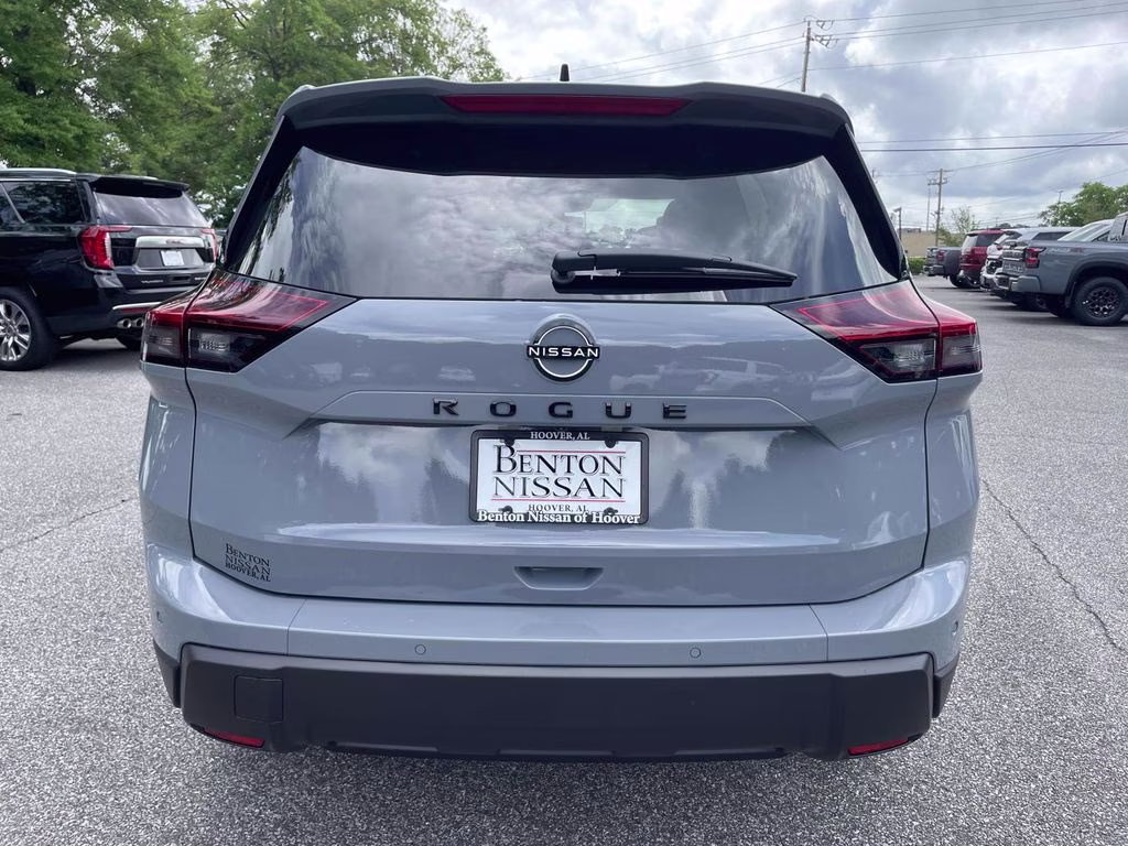 2026 Boulder Gray Pearl Nissan Rogue Dark Armor FWD SUV