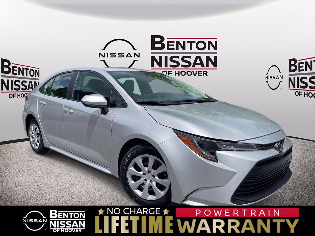 2025 Toyota Corolla LE CVT's photo