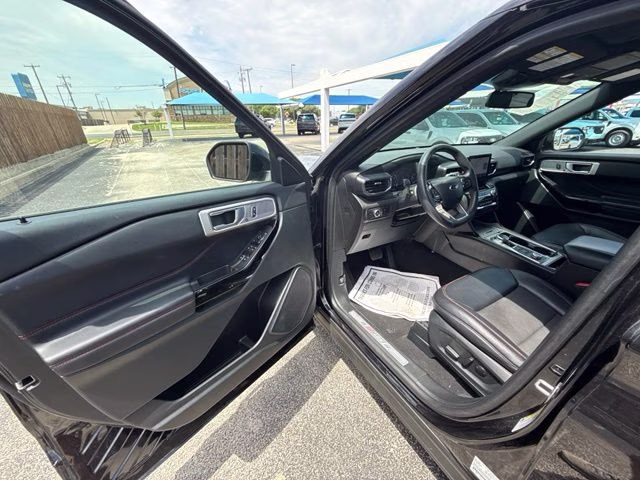 2024 Black Metallic Ford Explorer ST-Line 4X4 SUV