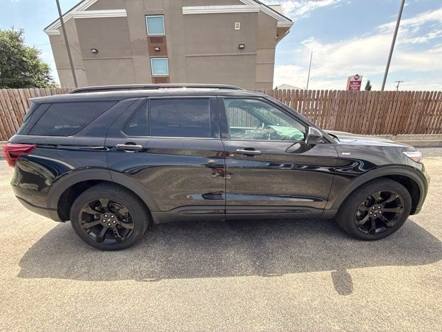 2024 Black Metallic Ford Explorer ST-Line 4X4 SUV