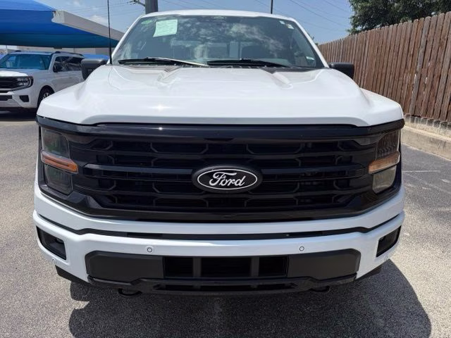 2024 Oxford White Ford F-150 XLT 4X4 Truck