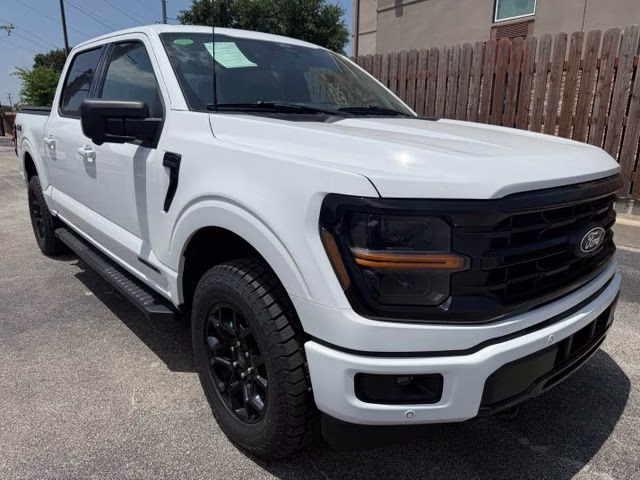 2024 Oxford White Ford F-150 XLT 4X4 Truck