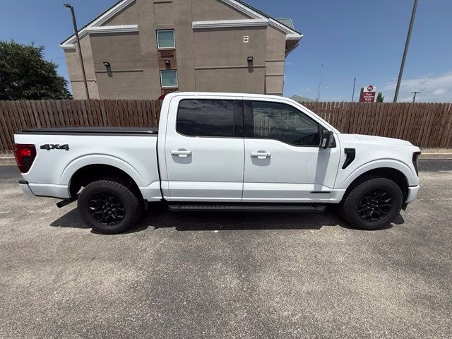 2024 Oxford White Ford F-150 XLT 4X4 Truck