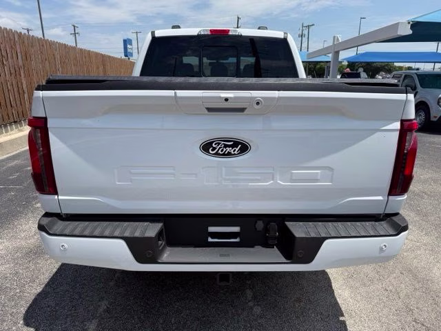 2024 Oxford White Ford F-150 XLT 4X4 Truck