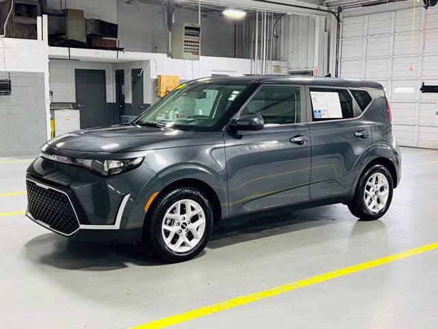 2025 Gravity Gray Kia Soul LX FWD Hatchback