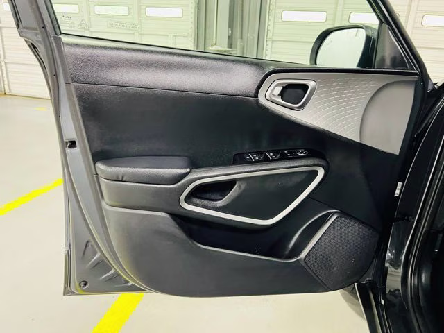 2025 Gravity Gray Kia Soul LX FWD Hatchback