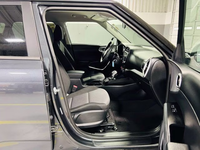 2025 Gravity Gray Kia Soul LX FWD Hatchback
